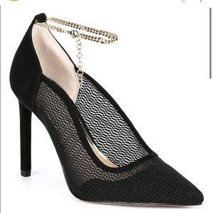 Gianni Bini Adjustable Ankle Chain Black Pumps